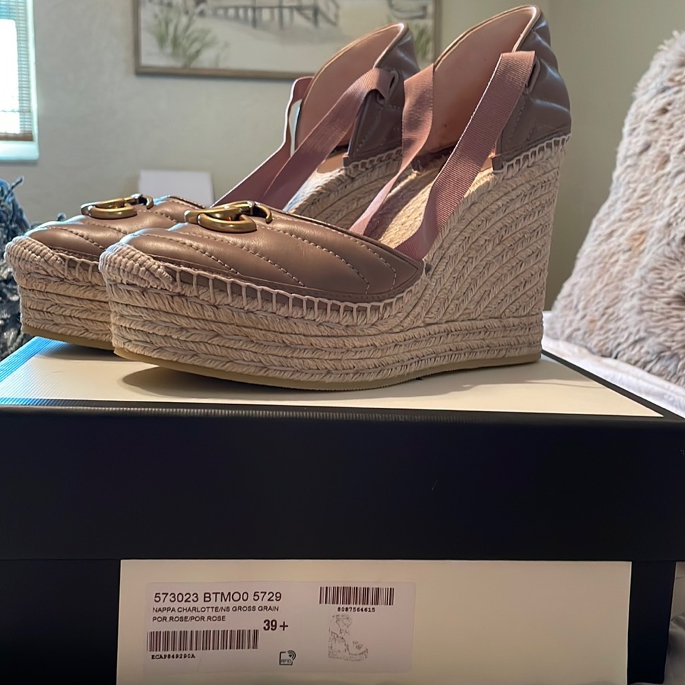 Gucci Napa charlotte. Size 39.5.  Im size 9. Bought never wore fit perfect.